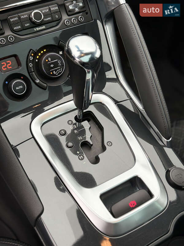 Позашляховик / Кросовер Peugeot 3008 2015 в Старокостянтинові