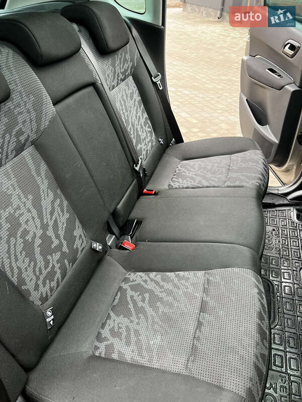 Внедорожник / Кроссовер Peugeot 3008 2010 в Ходорове фото 39 Внедорожник / Кроссовер Peugeot 3008 2010 в Ходорове