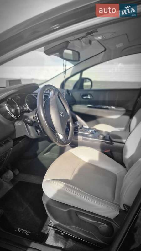 Позашляховик / Кросовер Peugeot 3008 2014 в Львові