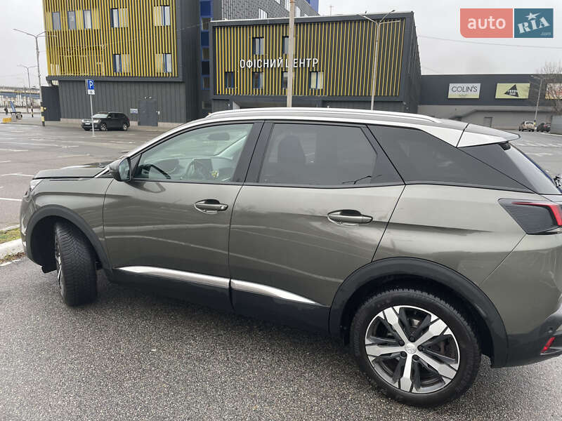 Внедорожник / Кроссовер Peugeot 3008 2019 в Киеве
