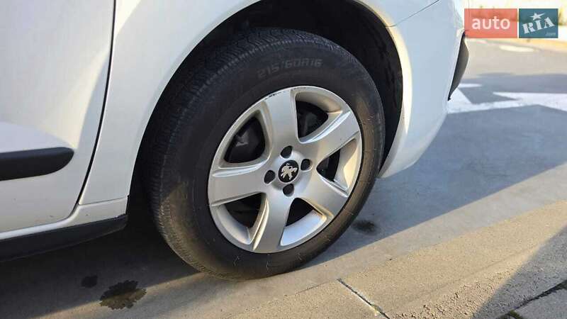 Внедорожник / Кроссовер Peugeot 3008 2014 в Львове фото 6 Внедорожник / Кроссовер Peugeot 3008 2014 в Львове