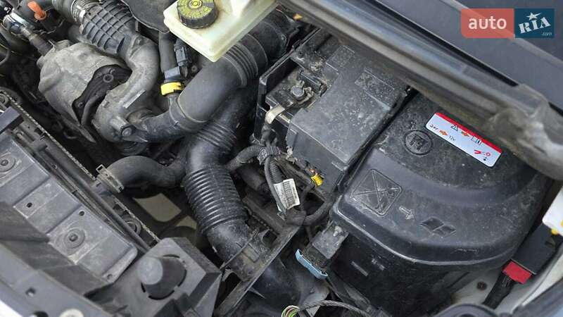 Внедорожник / Кроссовер Peugeot 3008 2014 в Львове фото 14 Внедорожник / Кроссовер Peugeot 3008 2014 в Львове