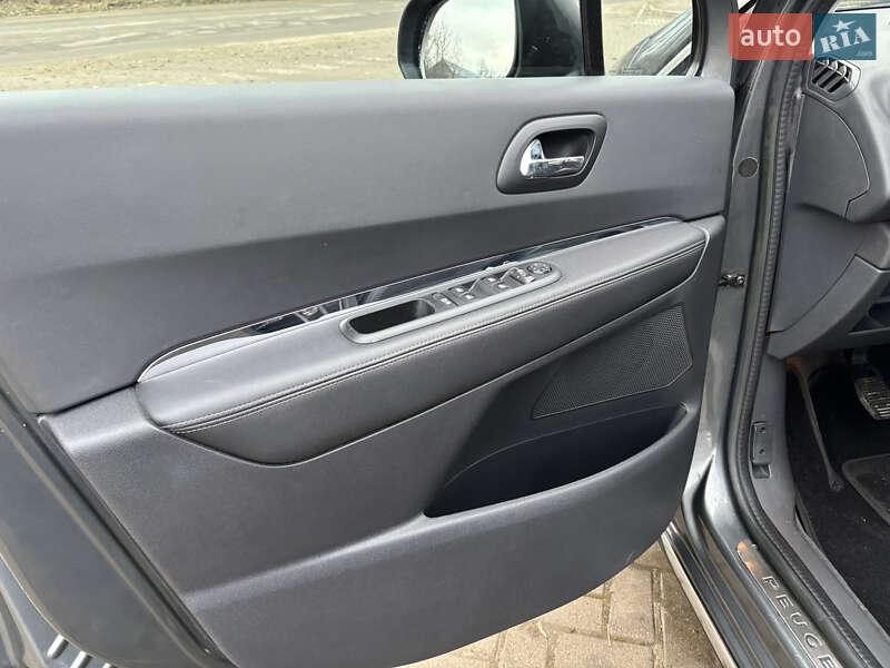 Позашляховик / Кросовер Peugeot 3008 2014 в Самборі