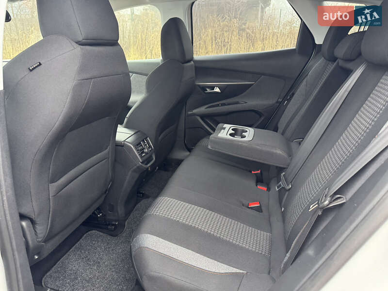 Позашляховик / Кросовер Peugeot 3008 2017 в Рівному