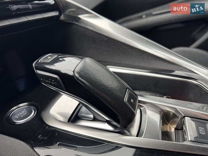 Позашляховик / Кросовер Peugeot 3008 2017 в Рівному