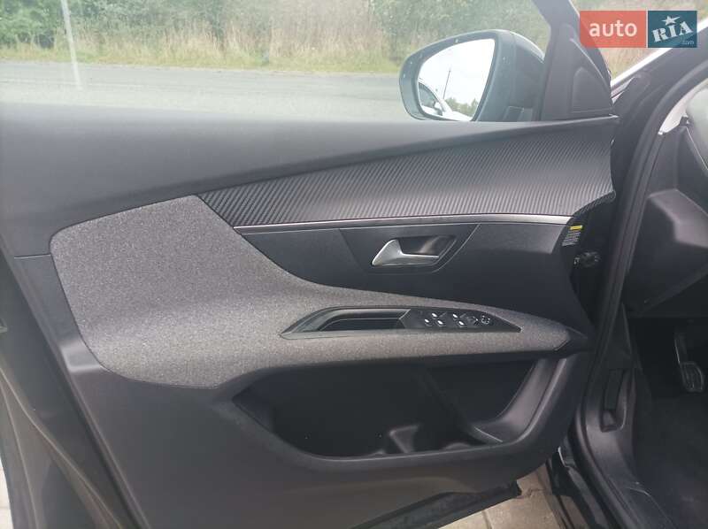 Позашляховик / Кросовер Peugeot 3008 2017 в Красилові