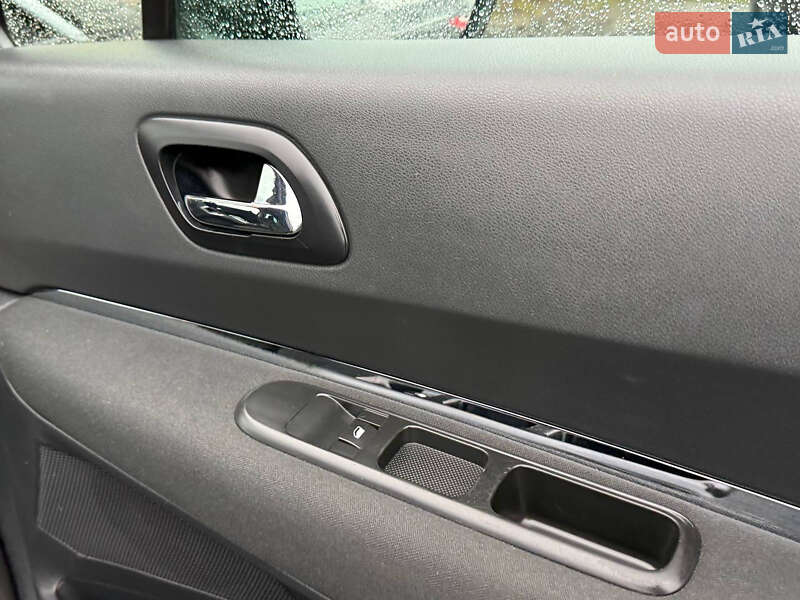 Позашляховик / Кросовер Peugeot 3008 2013 в Стрию