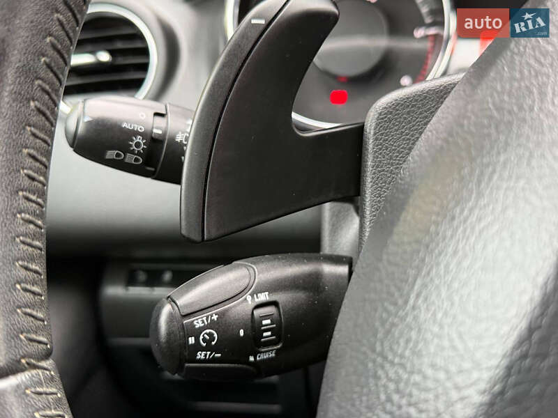 Позашляховик / Кросовер Peugeot 3008 2013 в Стрию