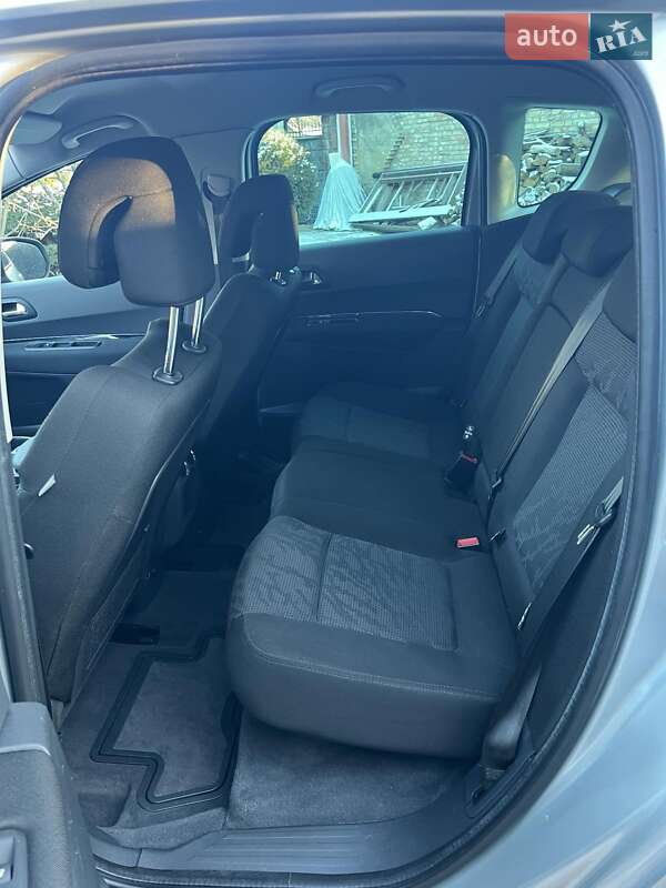 Позашляховик / Кросовер Peugeot 3008 2011 в Луцьку