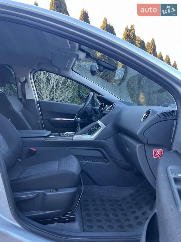 Позашляховик / Кросовер Peugeot 3008 2011 в Луцьку