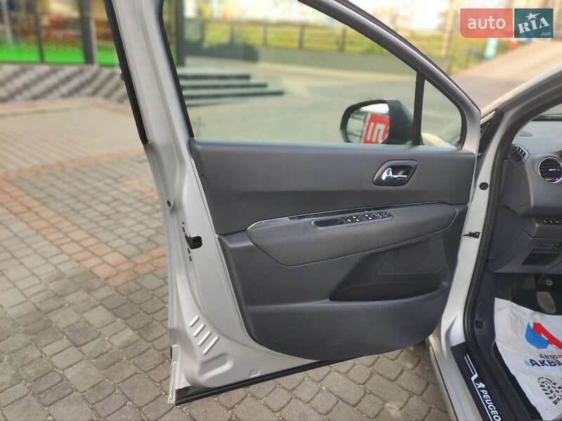 Позашляховик / Кросовер Peugeot 3008 2013 в Тернополі