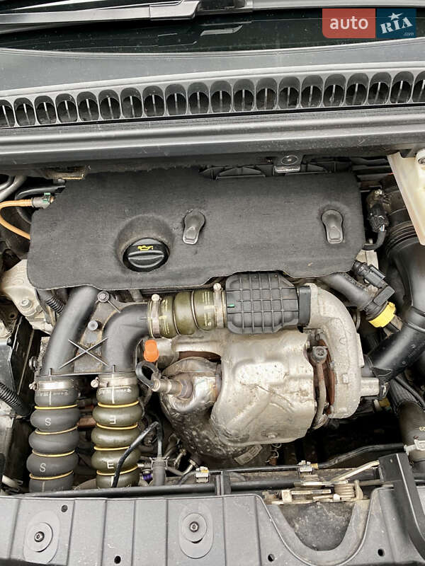 Внедорожник / Кроссовер Peugeot 3008 2011 в Згуровке