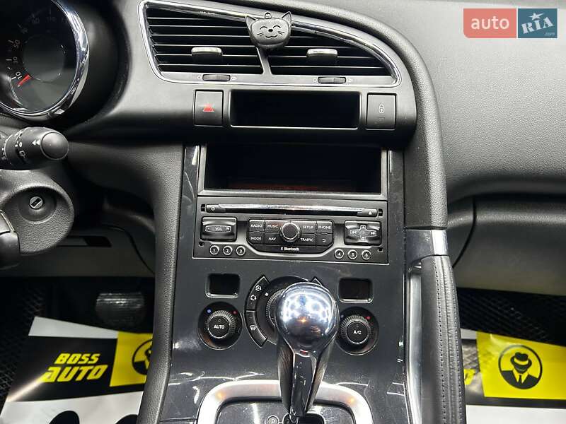 Позашляховик / Кросовер Peugeot 3008 2016 в Чернівцях