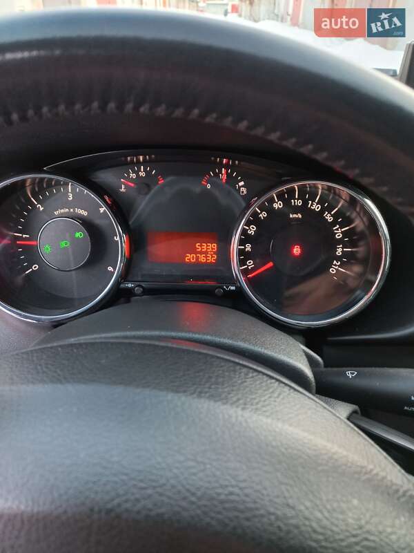 Позашляховик / Кросовер Peugeot 3008 2015 в Тернополі