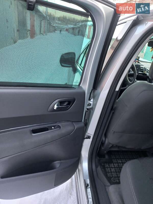 Позашляховик / Кросовер Peugeot 3008 2015 в Тернополі