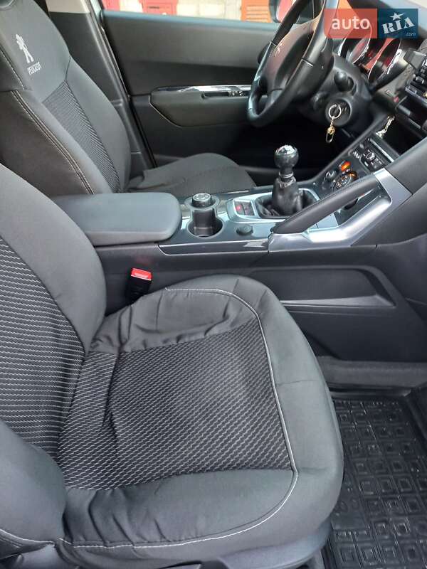 Позашляховик / Кросовер Peugeot 3008 2015 в Тернополі