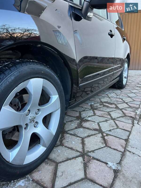 Позашляховик / Кросовер Peugeot 3008 2011 в Коломиї