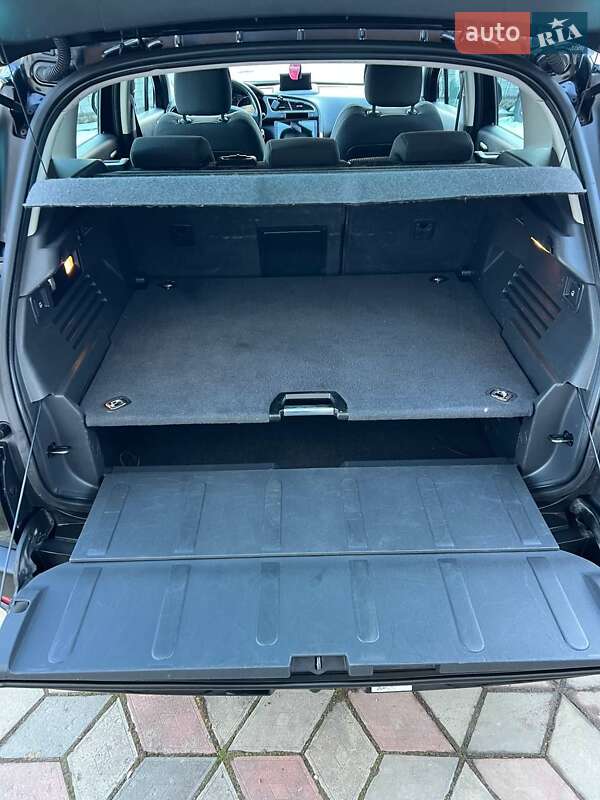 Позашляховик / Кросовер Peugeot 3008 2011 в Коломиї