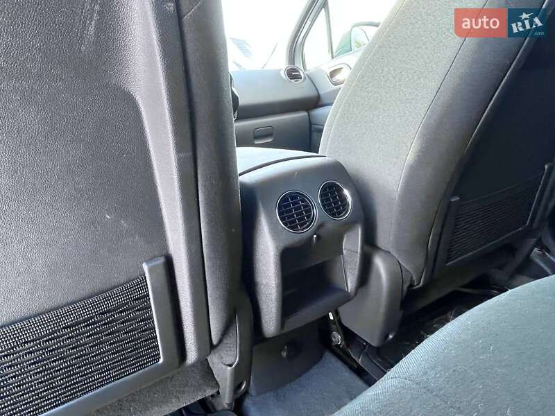 Внедорожник / Кроссовер Peugeot 3008 2016 в Ровно фото 20 Внедорожник / Кроссовер Peugeot 3008 2016 в Ровно