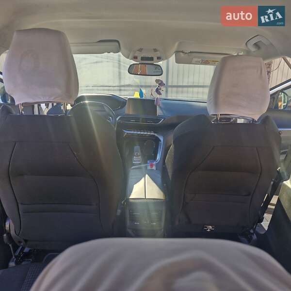 Внедорожник / Кроссовер Peugeot 3008 2017 в Староконстантинове