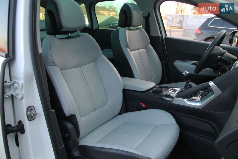 Внедорожник / Кроссовер Peugeot 3008 2013 в Сарнах