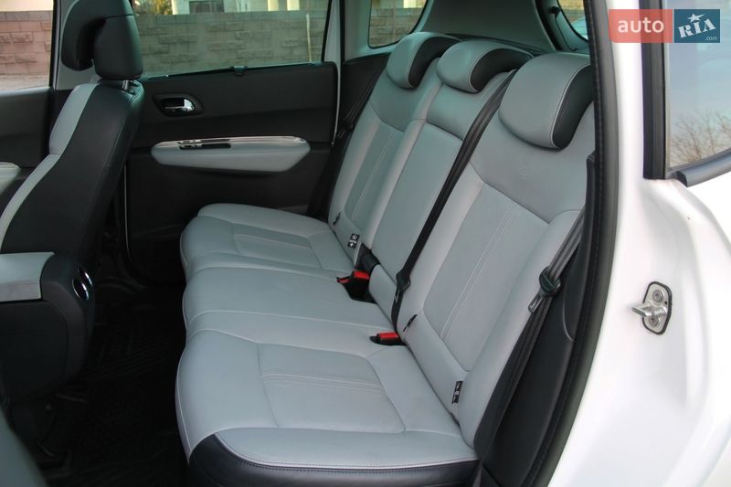 Внедорожник / Кроссовер Peugeot 3008 2013 в Сарнах