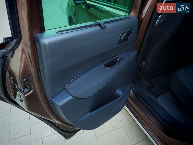 Внедорожник / Кроссовер Peugeot 3008 2013 в Стрые