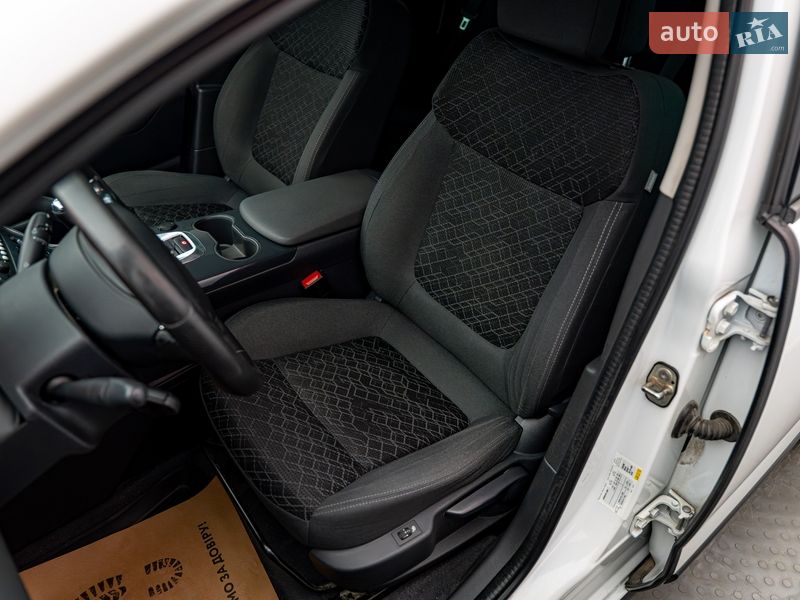 Внедорожник / Кроссовер Peugeot 3008 2016 в Киеве