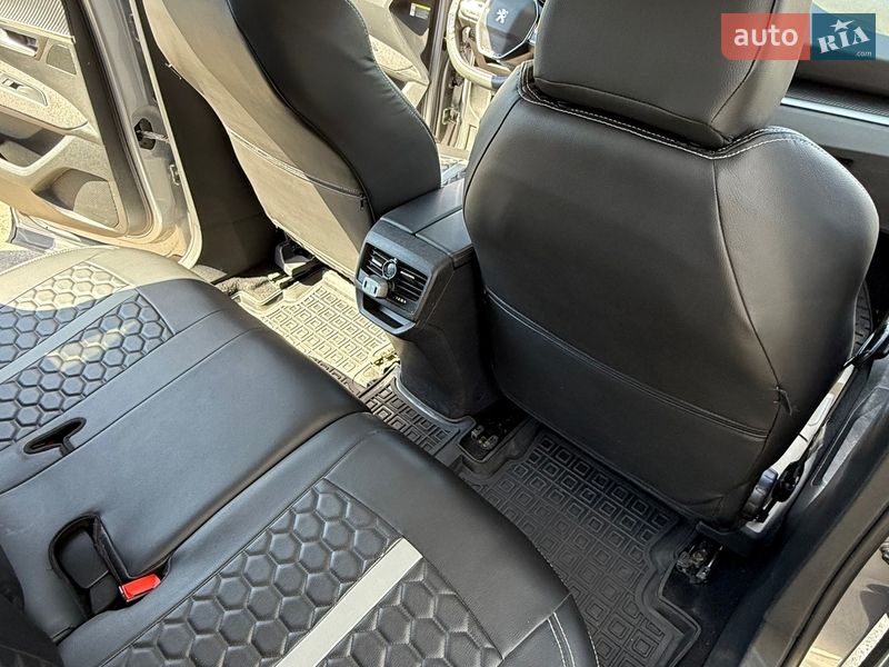 Внедорожник / Кроссовер Peugeot 3008 2020 в Киеве