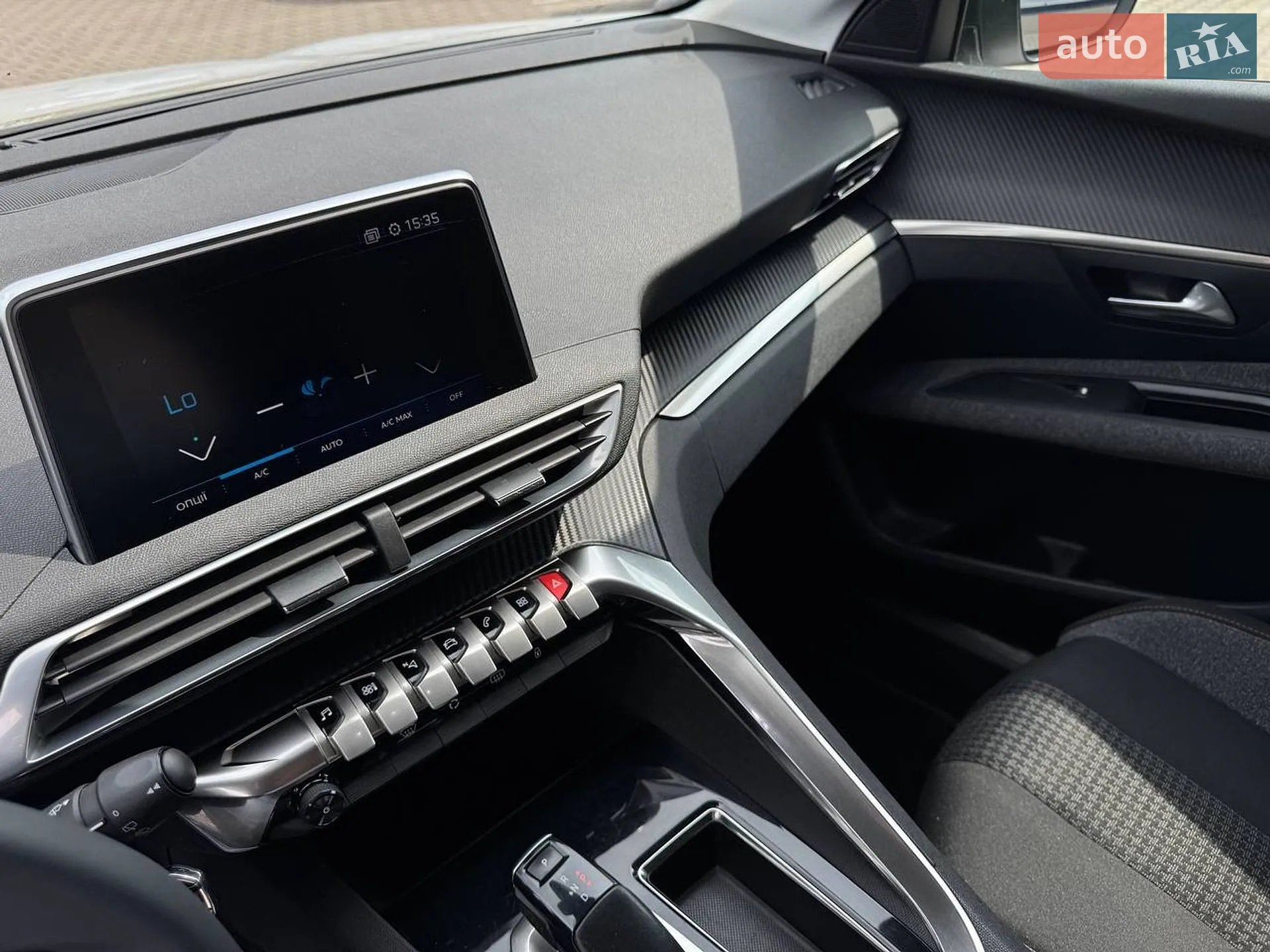 2017 Peugeot 3008 - мініатюра 18