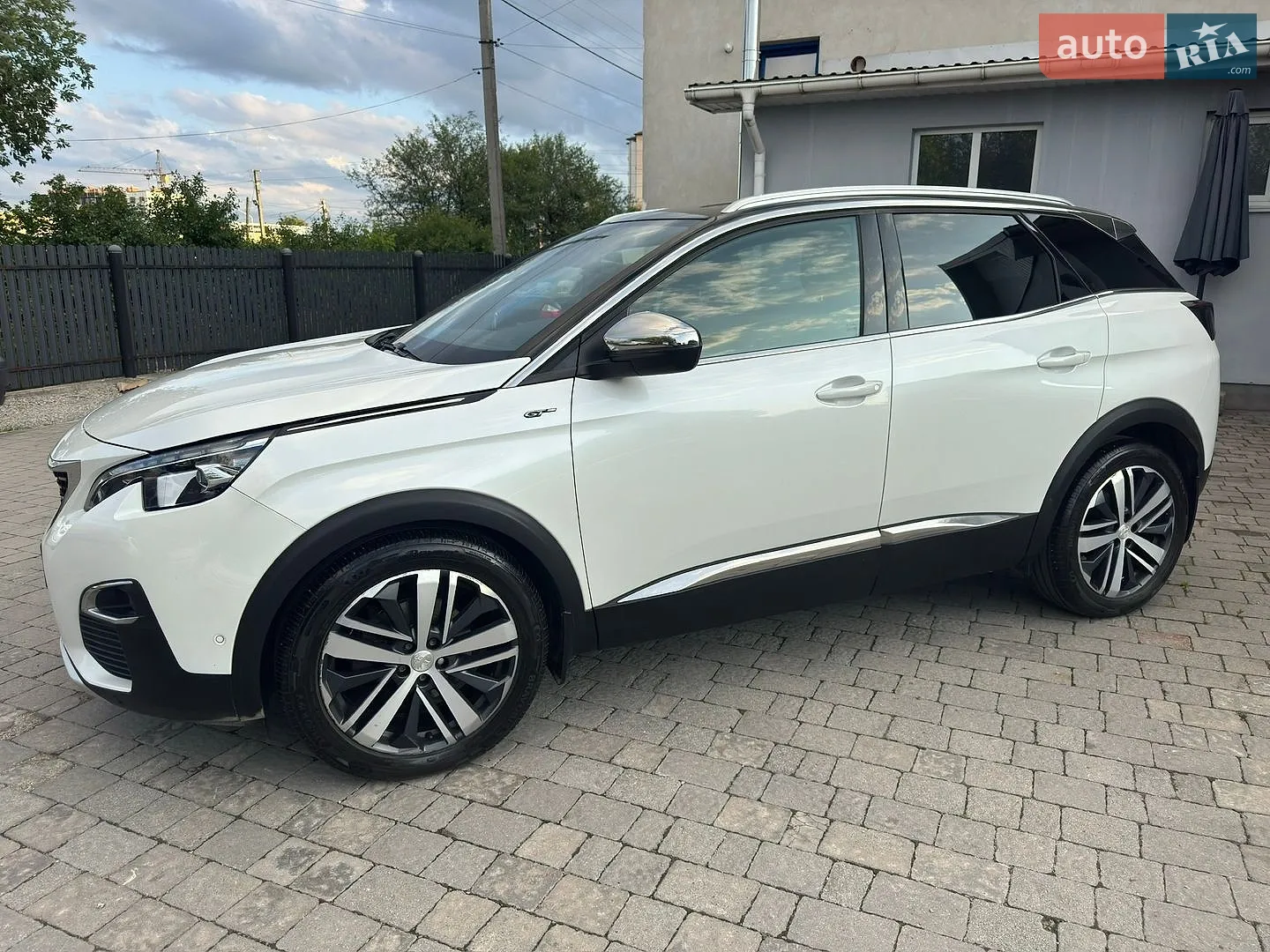 2017 Peugeot 3008 - мініатюра 3