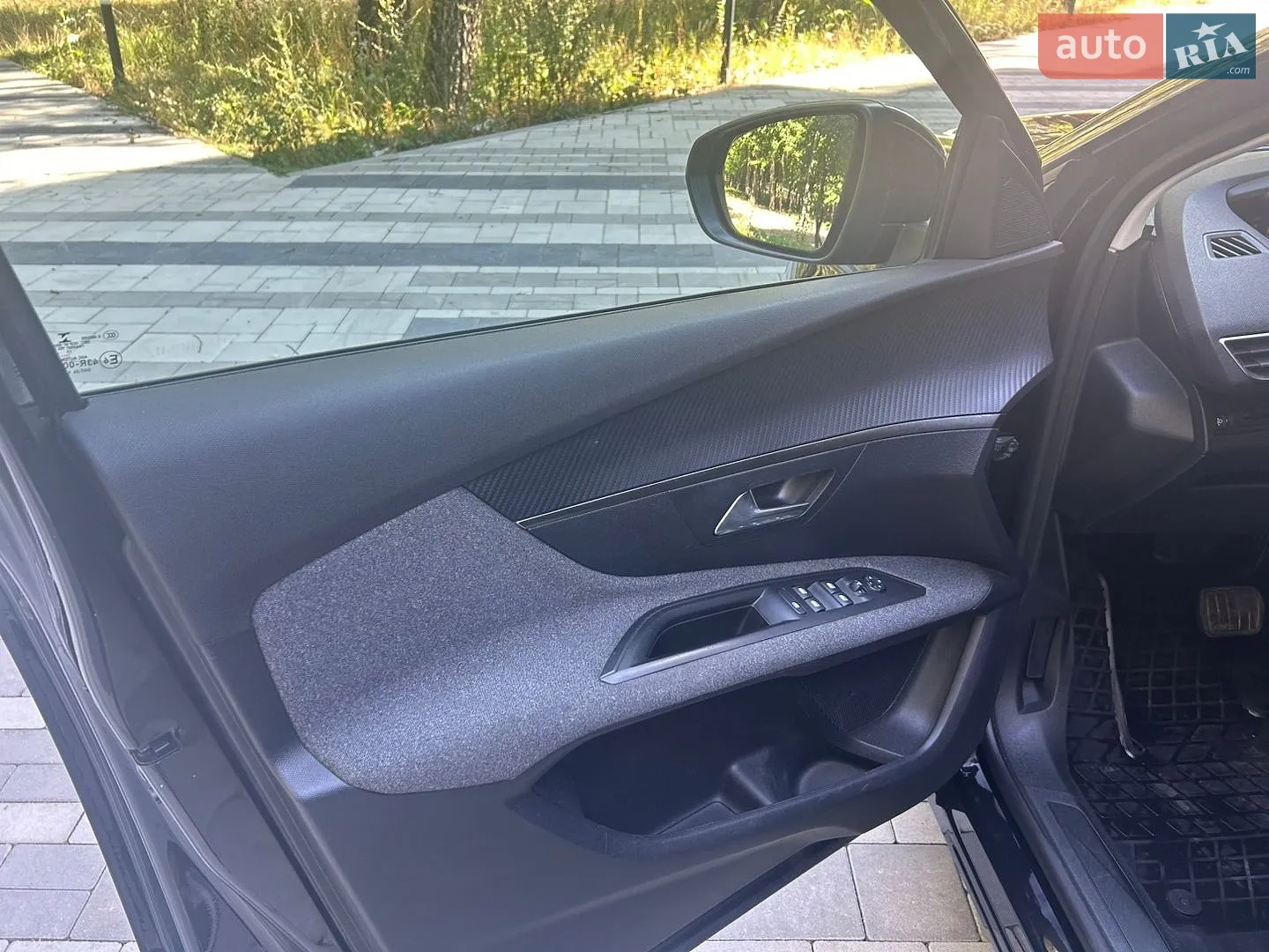 2017 Peugeot 3008 - мініатюра 16