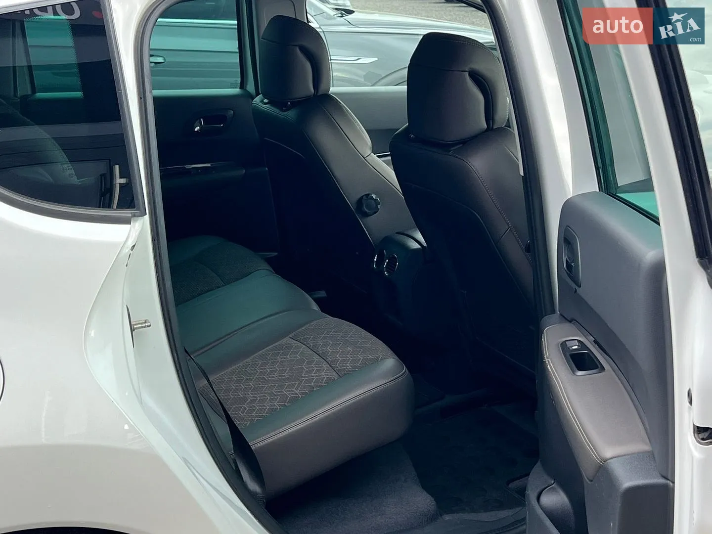 2013 Peugeot 3008 - мініатюра 26