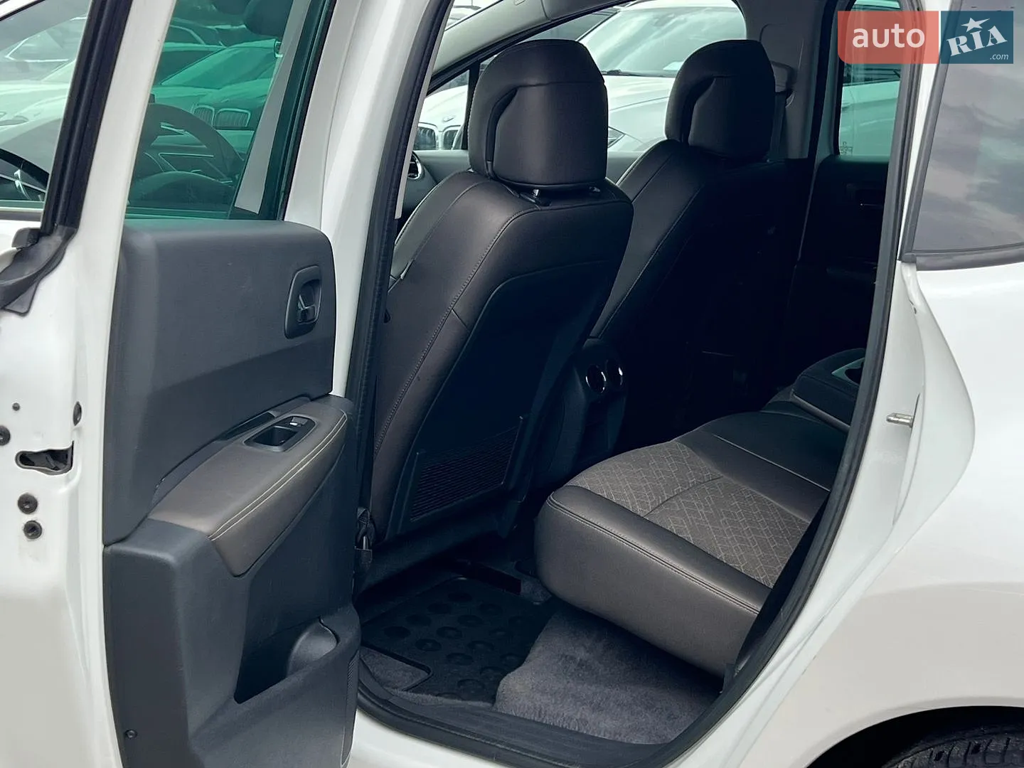 2013 Peugeot 3008 - мініатюра 29
