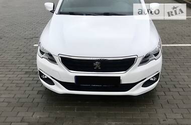 Седан Peugeot 301 2019 в Львові