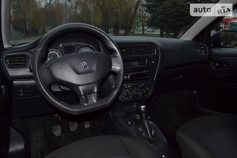 Седан Peugeot 301 2013 в Києві