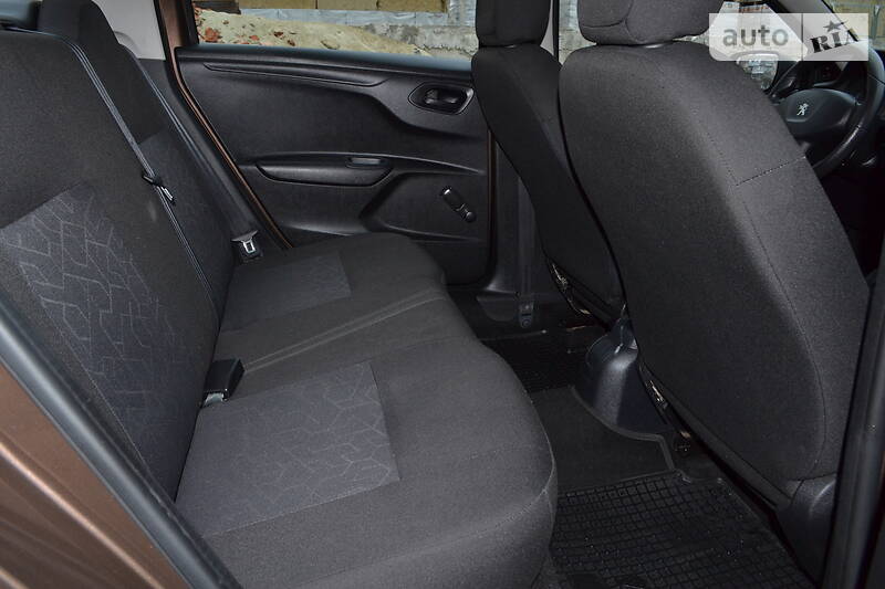 Седан Peugeot 301 2013 в Києві