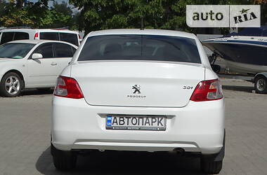 Седан Peugeot 301 2013 в Днепре