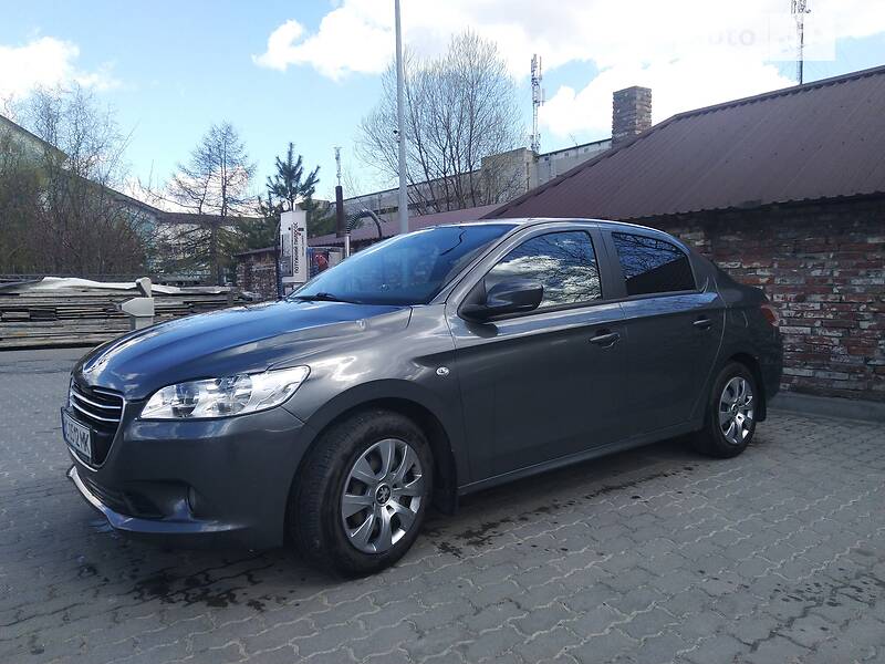 Седан Peugeot 301 2013 в Львові