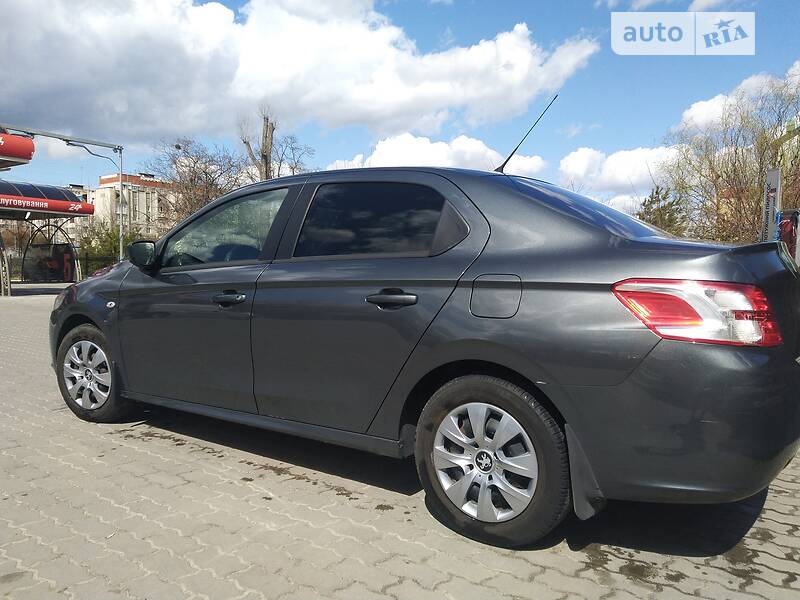 Седан Peugeot 301 2013 в Львові