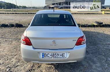 Седан Peugeot 301 2016 в Львове