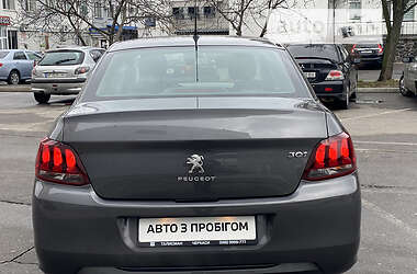 Седан Peugeot 301 2019 в Черкасах