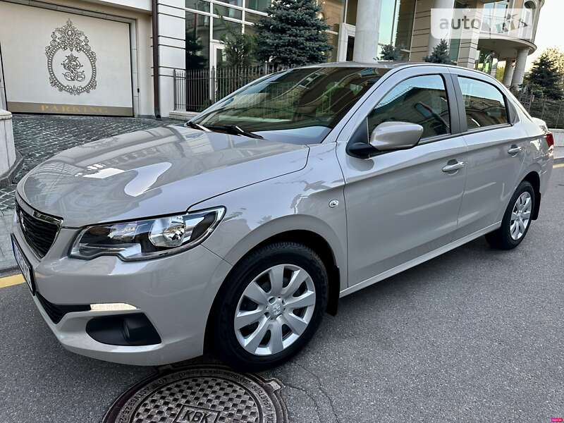 Седан Peugeot 301 2019 в Киеве