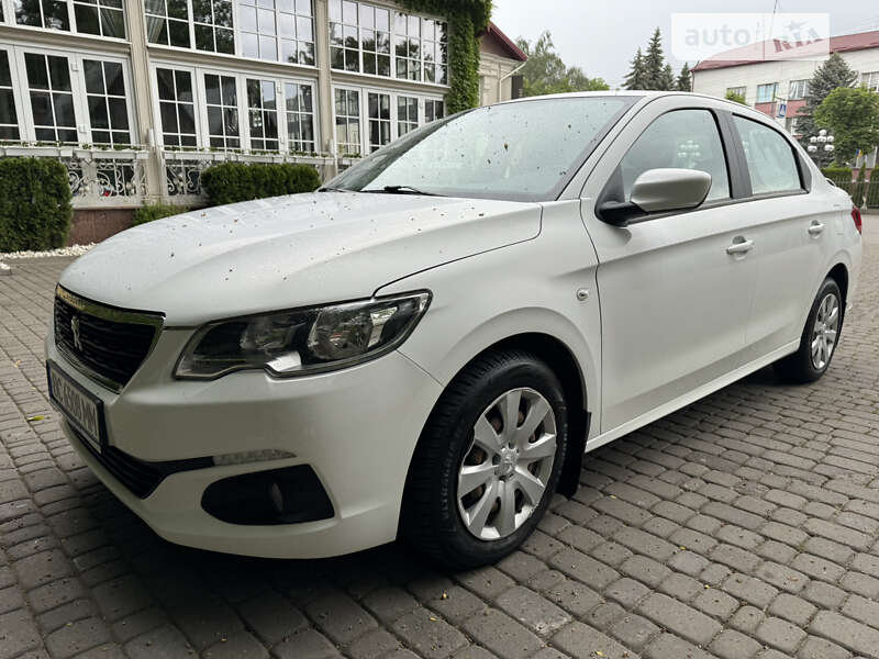 Седан Peugeot 301 2018 в Черновцах