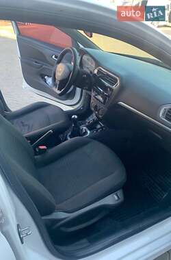 Седан Peugeot 301 2013 в Києві