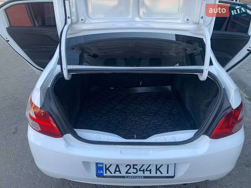 Седан Peugeot 301 2013 в Києві