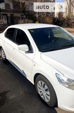 Седан Peugeot 301 2013 в Києві