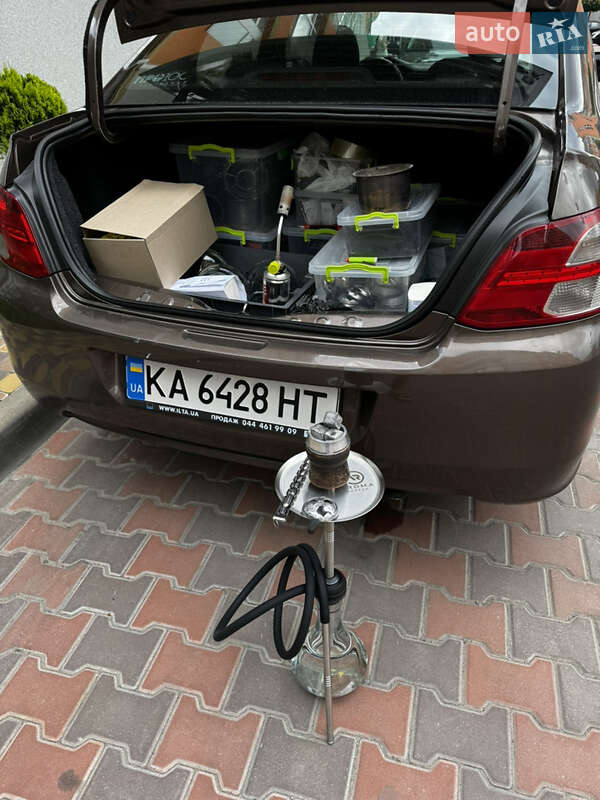 Седан Peugeot 301 2013 в Києві