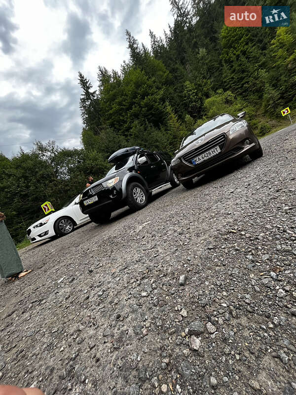 Седан Peugeot 301 2013 в Києві