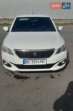 Седан Peugeot 301 2019 в Сваляві